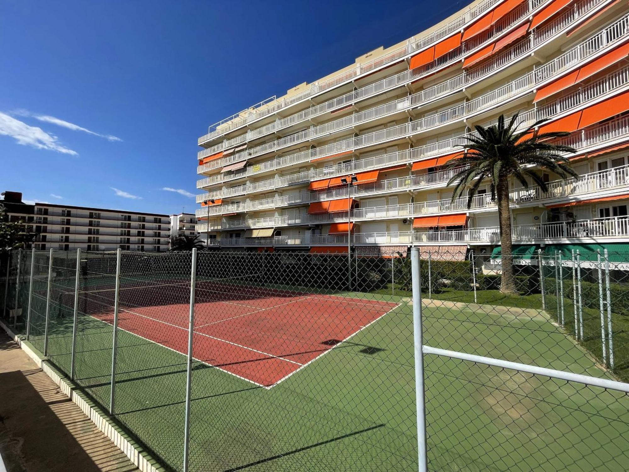 Torre Irta Family Complex Lek